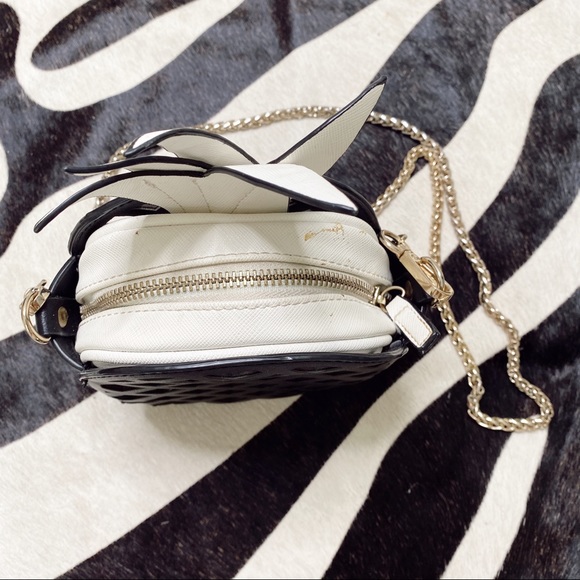 Pineapple Crossbody Bag - Picture 3 of 5